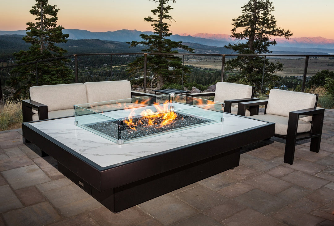 COOKE Custom Clamped Clear Glass Wind Screen For Any Firepit (Glass: 3/8" Thick, 10" Height)