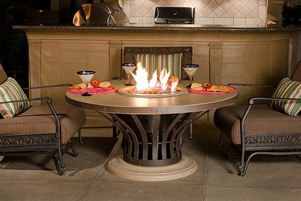 American Fyre Designs - Fiesta Firetable - Chat Height - In use