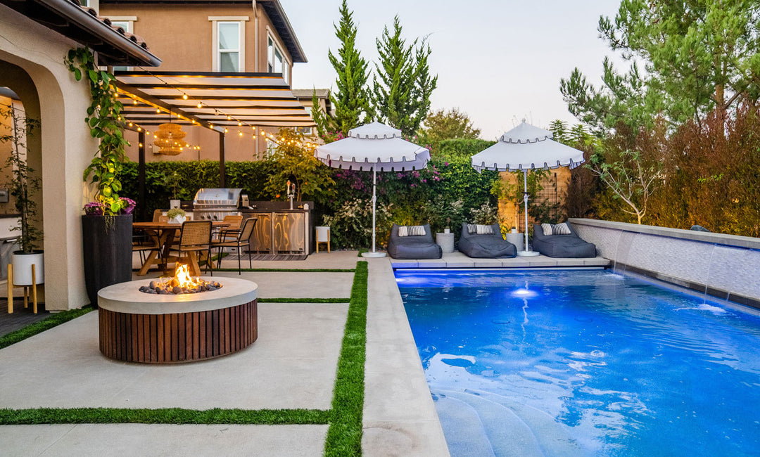 Hampton Fire Bowl – 48" Round Gas Fire Pit with Brazilian Hardwood & Concrete (65,000 BTUs, Propane/Natural Gas)