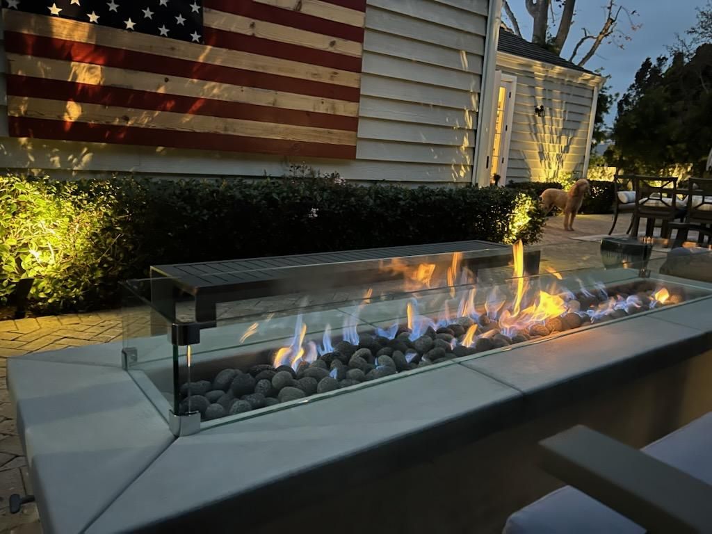 COOKE Custom Clamped Starphire Ultra-Clear Glass Wind Screen For Any Firepit (Glass: 3/8" Thick, 6" Height)