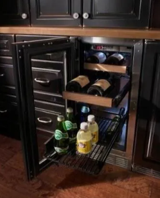 Perlick Signature Series 15-Inch Right-Hinge Outdoor Undercounter Beverage Center - Stainless Steel Solid Door - HP15BO-4-1R