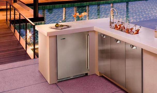 Perlick Signature Series 24-Inch Right-Hinge Outdoor Undercounter Beverage Center - Stainless Steel Glass Door - HP24BO-4-3R
