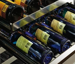 Perlick Signature Series 24-Inch Right-Hinge Outdoor Undercounter Dual Zone Wine Reserve - Stainless Steel Solid Door - HP24DO-4-1R