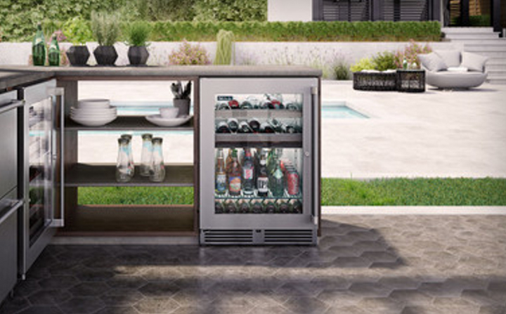 Perlick 24" Signature Series Outdoor Marine Grade Refrigerator with Stainless Steel Glass Door - HP24RM-4-3R