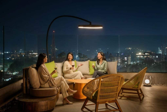 Bromic Eclipse Freestanding 2900W Electric Patio Heater